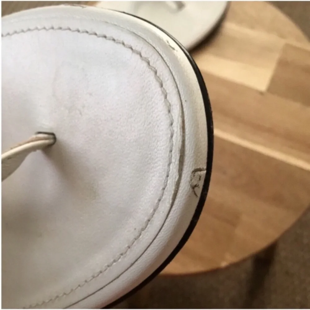 CHANEL - Picture 13 of 15